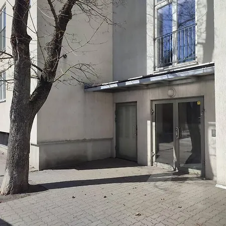 Bright Studio In Quiet Area *