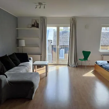 Bright Studio In Quiet Area Apartment